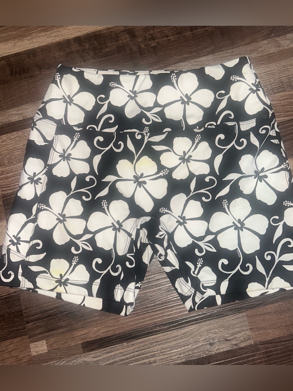 BENOA Women's Black Floral Print High-Waist Shorts